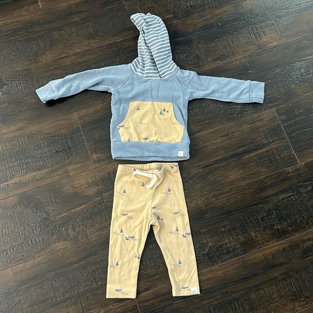 Lulu & Roo sailboat pant and sweatshirt set. Size 12-18 month.